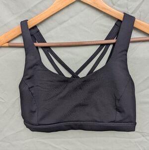 Lululemon Free To Be Wild Size 8 Black